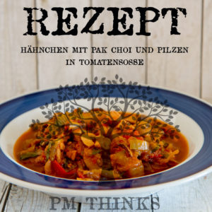 Teller mit Hähnchen mit Pak Choi und Pilzen in Tomatensosse mit Logo